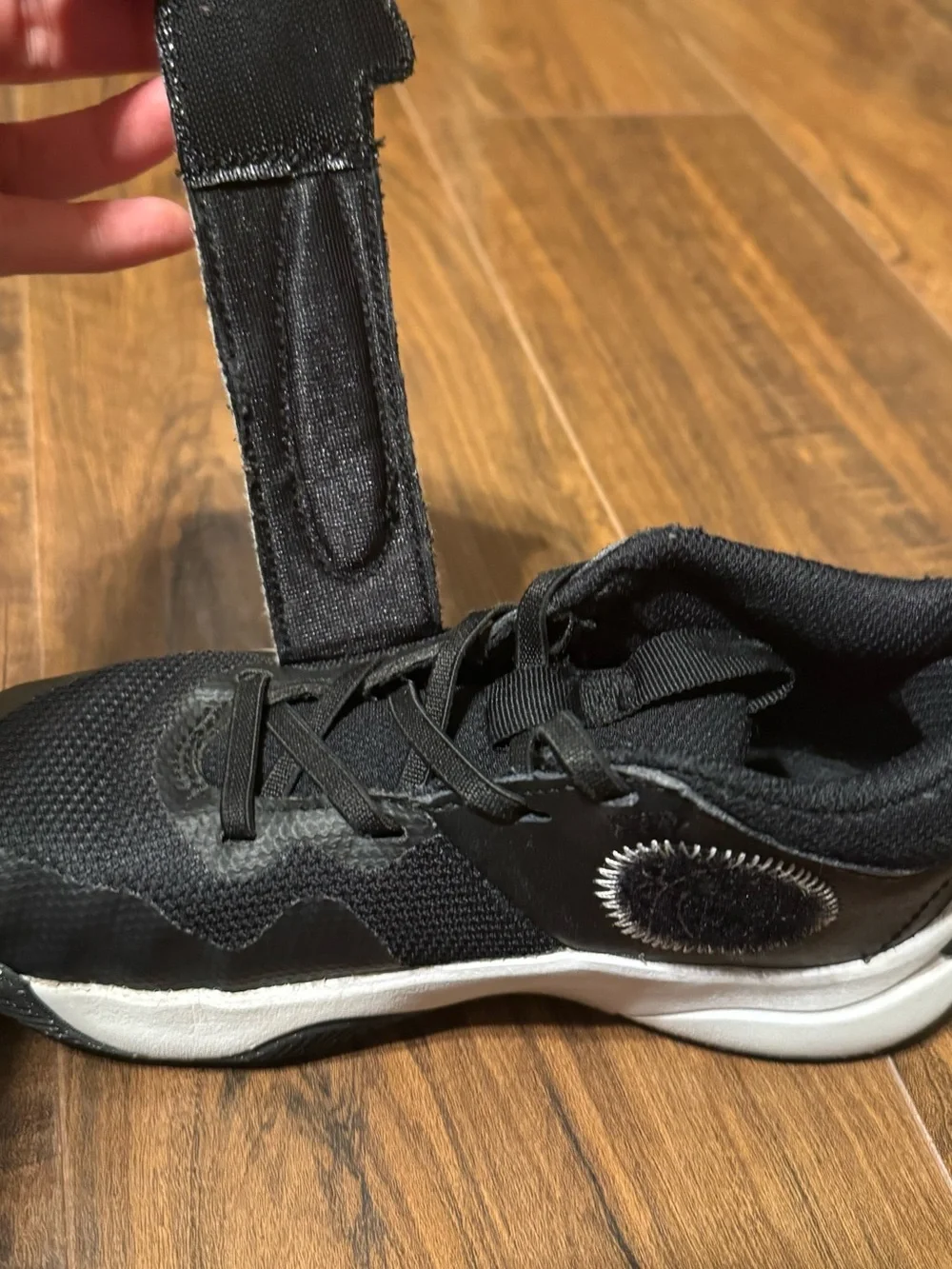 Nike Team Hustle D11 Stretch Lace Shoes size 13C black & white